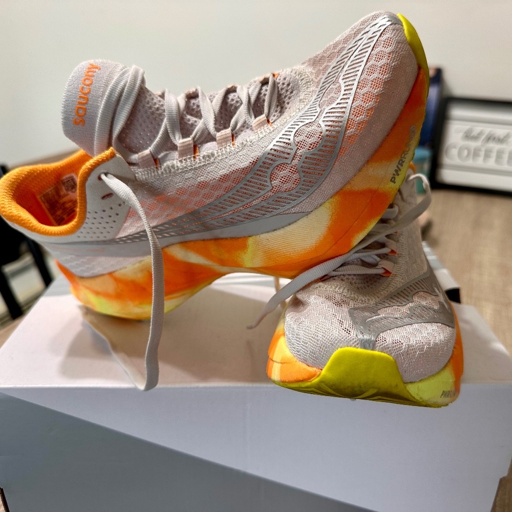 Saucony Endorphin Pro 4- size 7.5